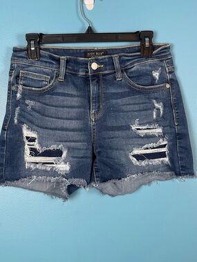 JUDY BLUE DISTRESSED DENIM SHORTS SIZE MEDIUM